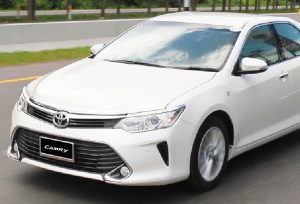 รีวิว Toyota Camry 2.5G ใหม่ ตัวท็อปรุ่นเบนซิน