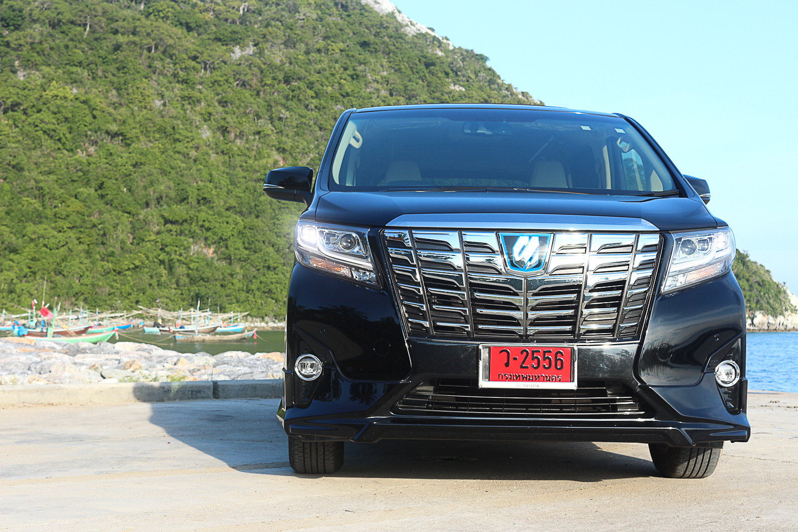 Тойота alphard hybrid