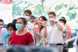 ร่วมถวายกฐิน