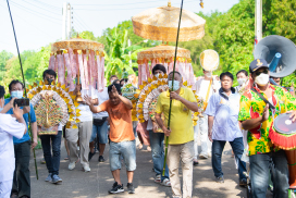 ร่วมถวายกฐิน