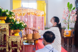 ร่วมถวายกฐิน