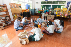 ร่วมถวายกฐิน