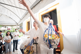 ร่วมถวายกฐิน