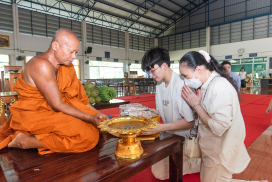 ร่วมถวายกฐิน