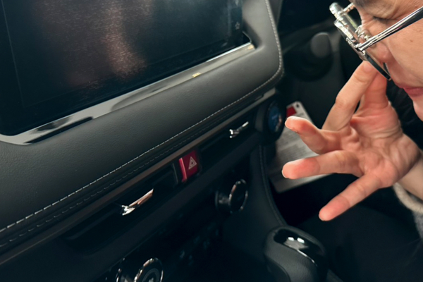 จอดรถแล้วได้กลิ่นไหม้