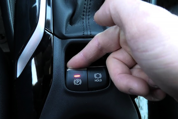 รถไหลตอนเข้าเกียร์ P